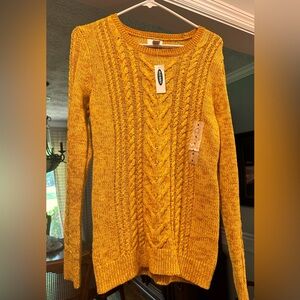 Women’s new with tags Old Navy mustard sweater size small.